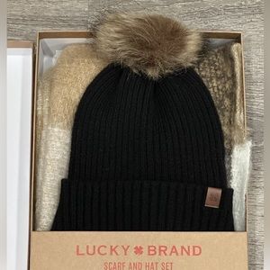 NWT NIB Lucky Brand Pom Beanie & Scarf Giftable Box Set